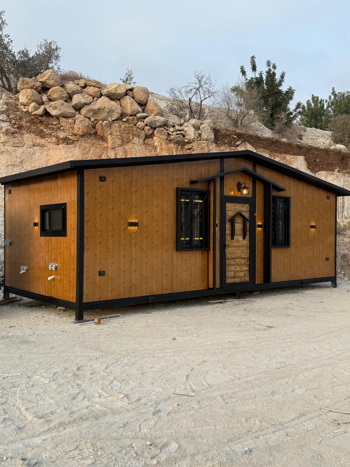 كوخ متنقل بمساحة 3.5*8