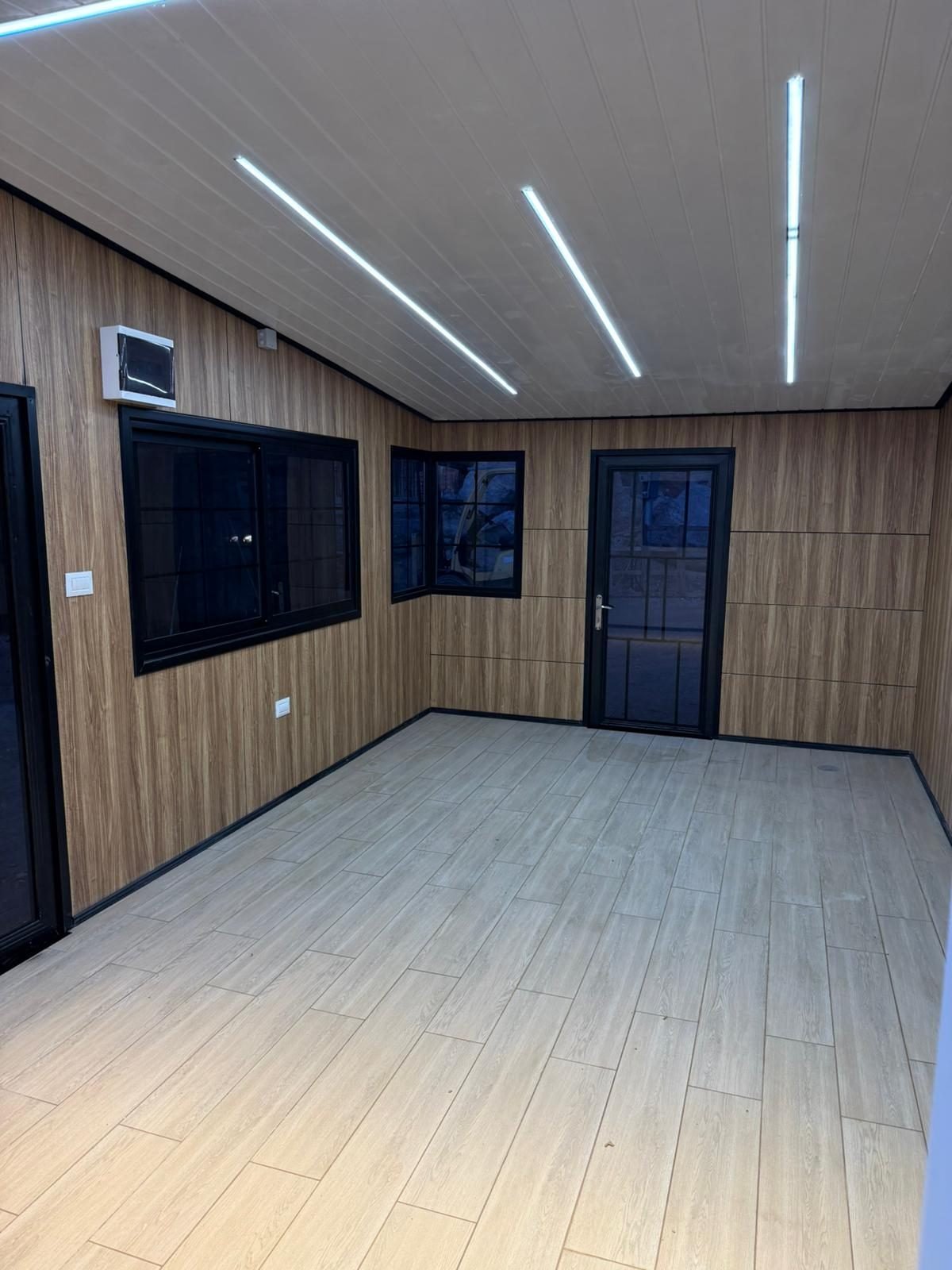 كوخ مميز عبارة عن مطعم بمساحة 3.5*9